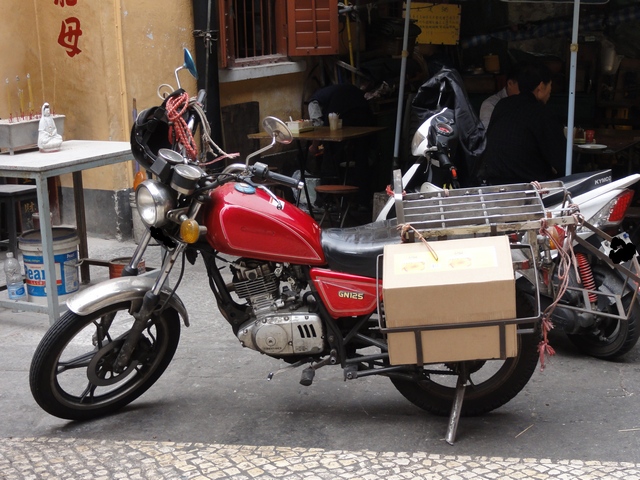 マカオのGN125H