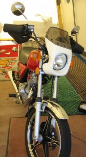 GN125にビキニカウル装着